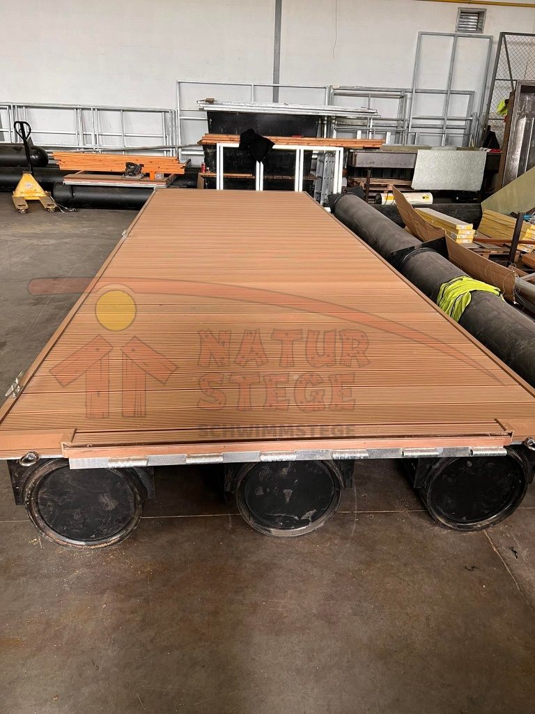 E.07.	Floating dock module 6m x 2m with composite covering