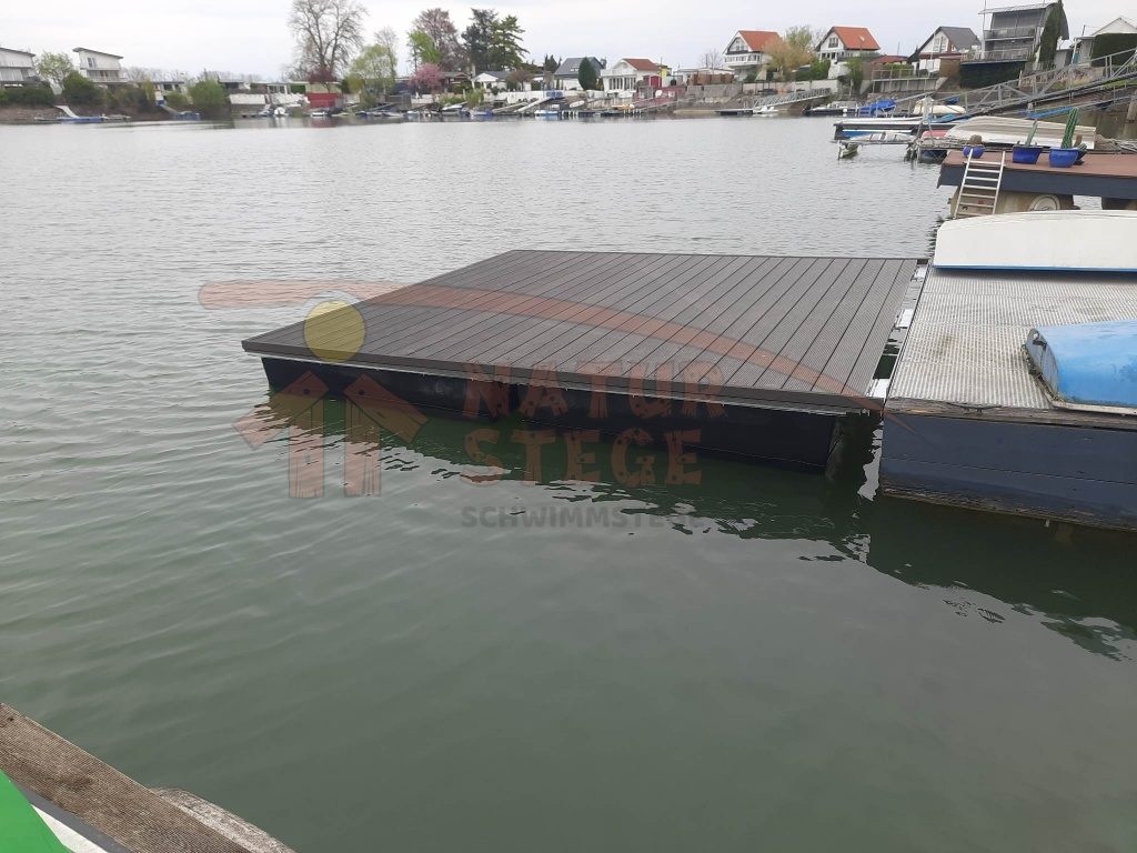 E.08.	Floating dock module 4m x 4m with composite covering